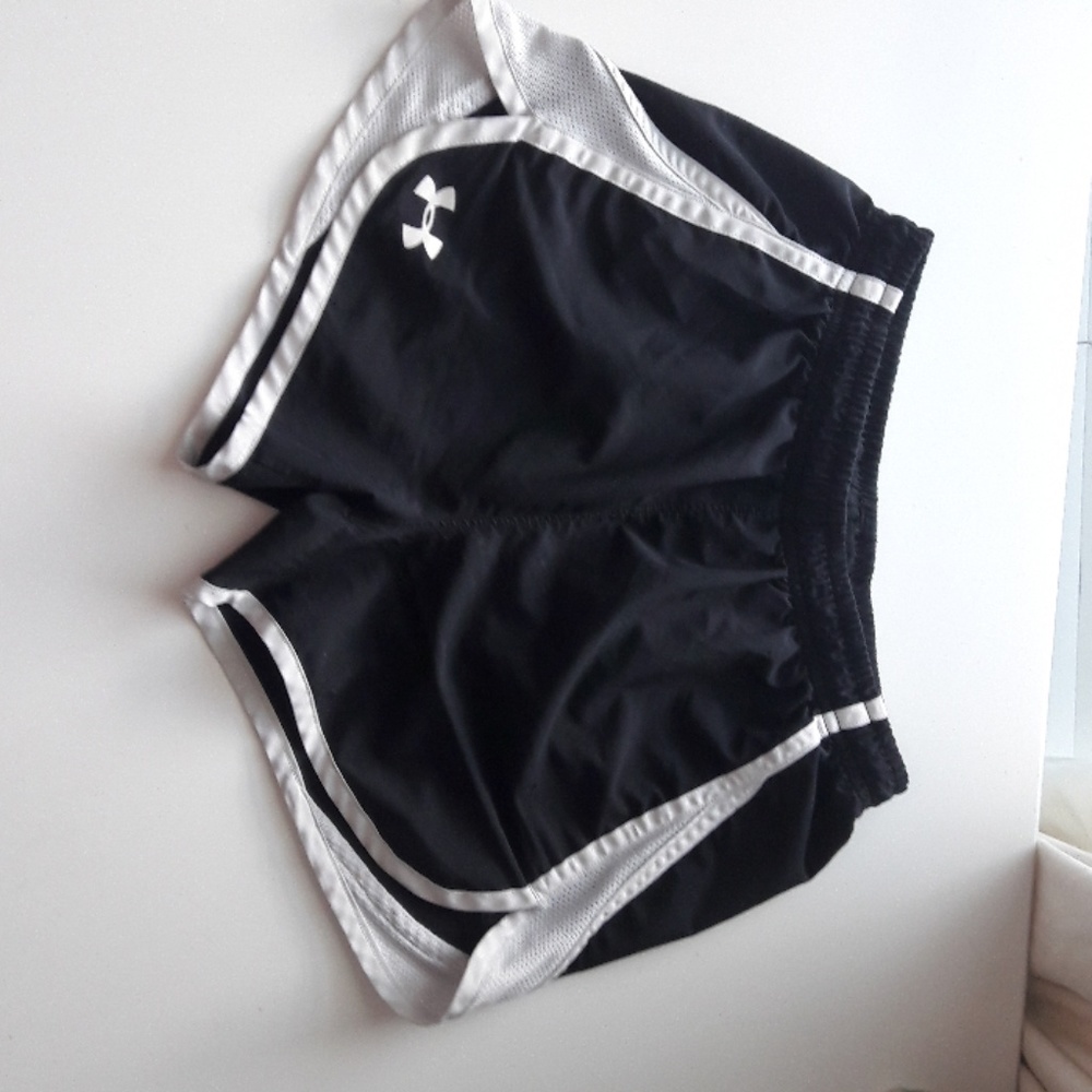 youth large underarmor shorts